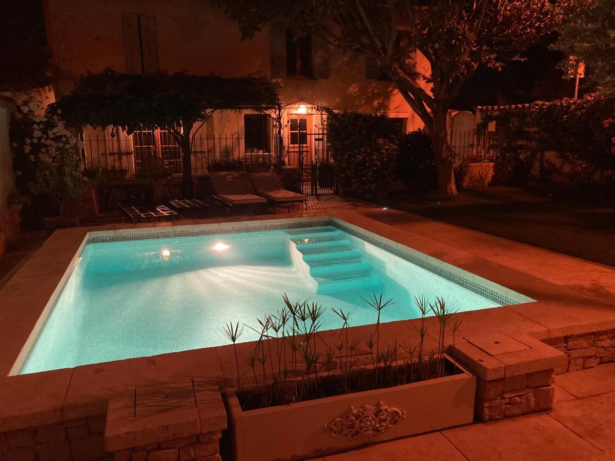 La Capucine Hotel Le Pontet  Buitenkant foto